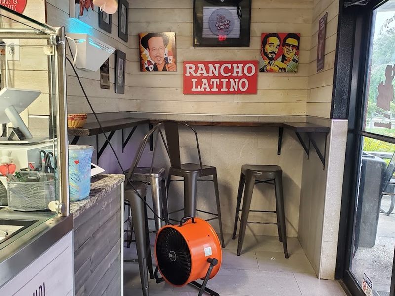 Rancho Latino Lechonera-Restaurant interior